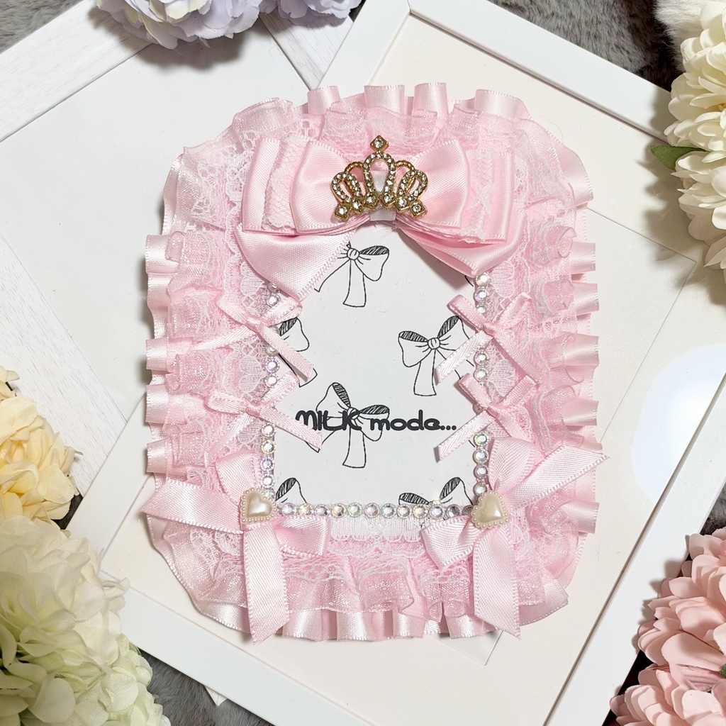 ピンク×王冠♡ B8レースデコ硬質ケース｜トレカ・チェキ