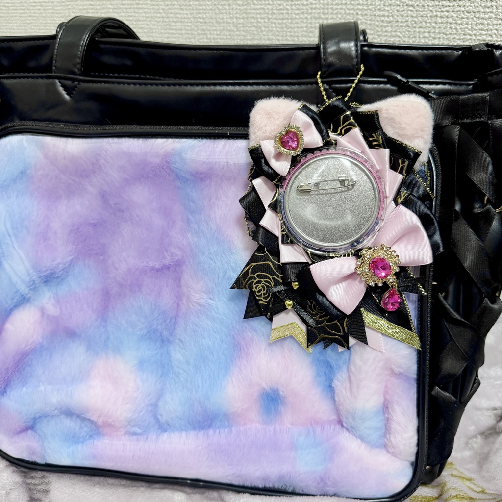 猫耳付き 痛ロゼット ピンク×黒 薔薇 53~57mm缶バッジ対応