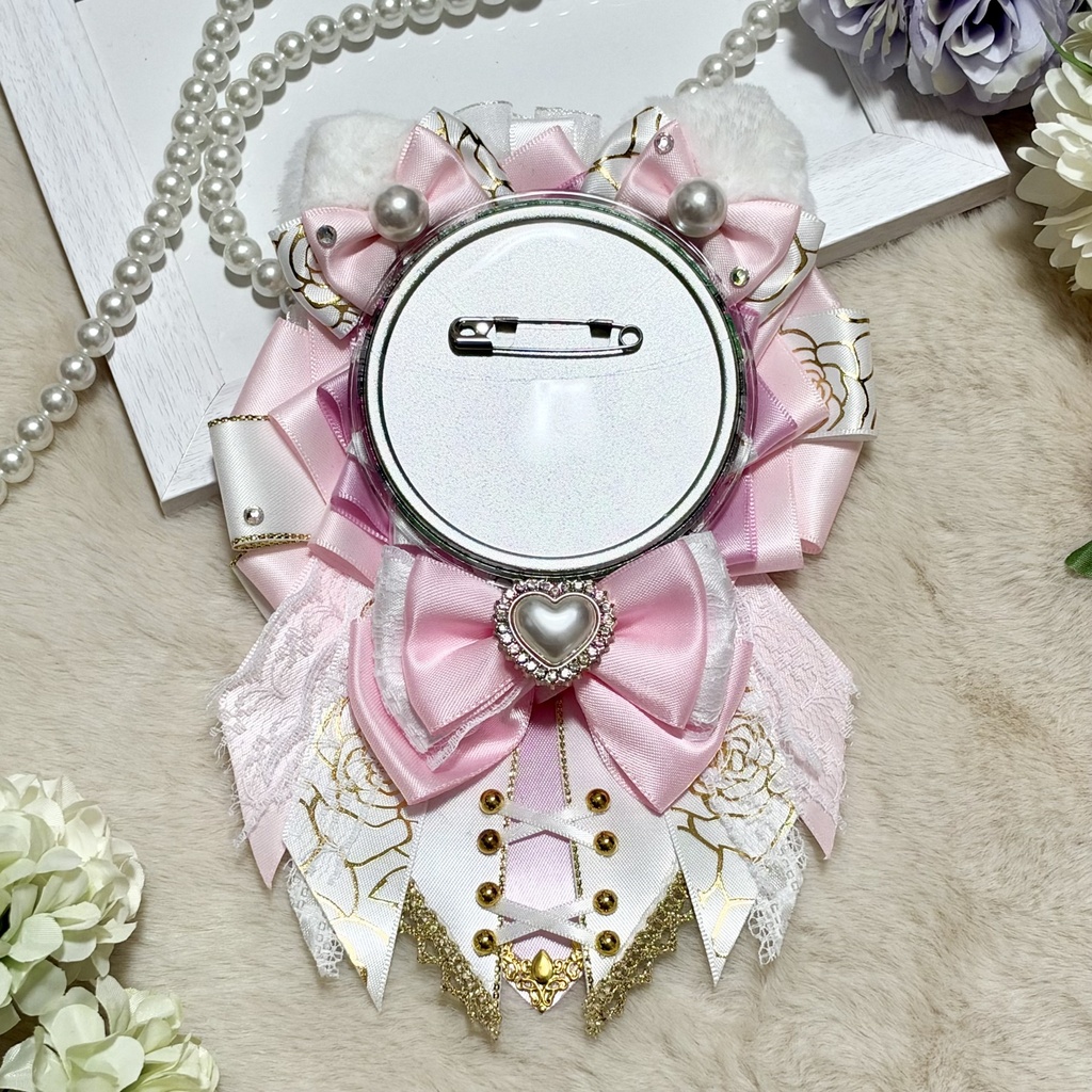 痛ロゼット ピンク 白 猫耳 53~75mm 缶バッジ バースデー缶バッジ対応