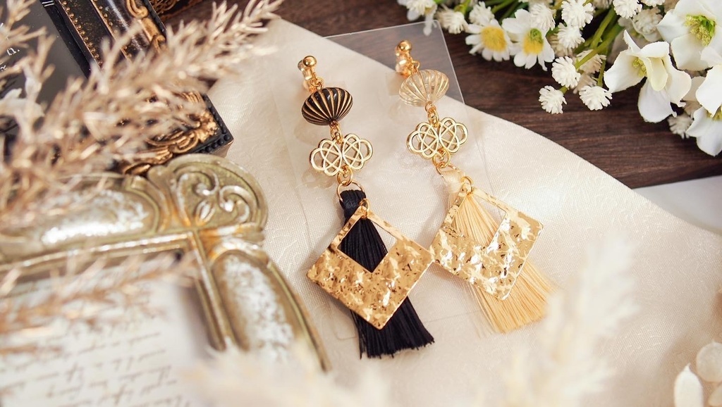 第五人格«  白黒無常(残花の涙) »イメージ イヤリング(ピアス変更可)