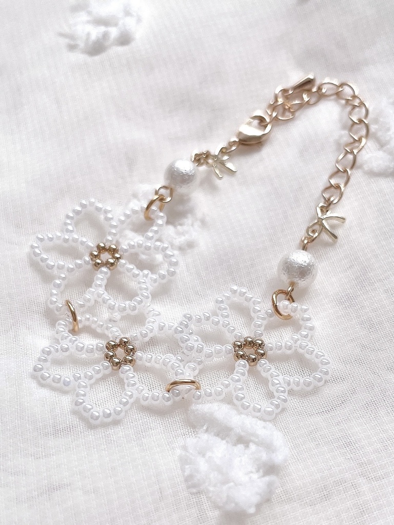 幸せ願う、お守りブレスレット