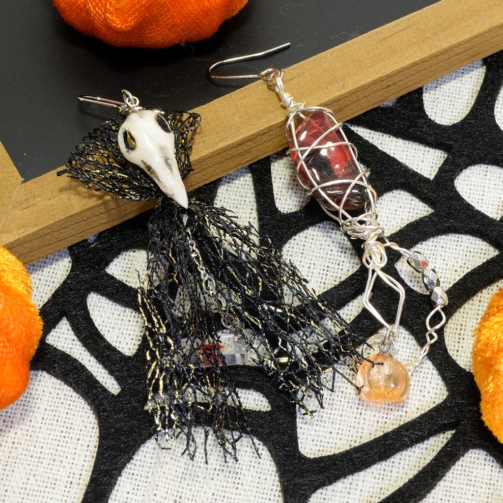 ツイステ スケアリードレスイメージピアス ハーツラビュル寮