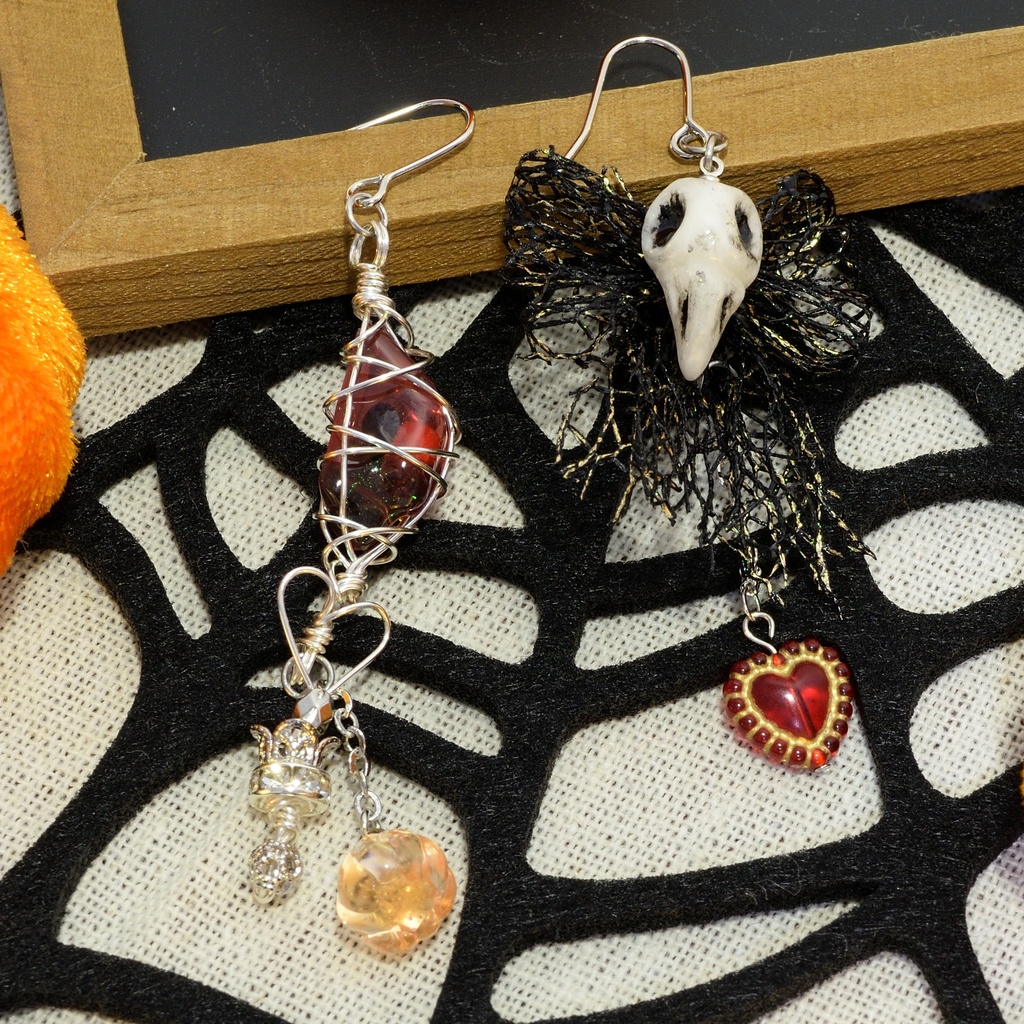 ツイステ スケアリードレスイメージピアス ハーツラビュル寮