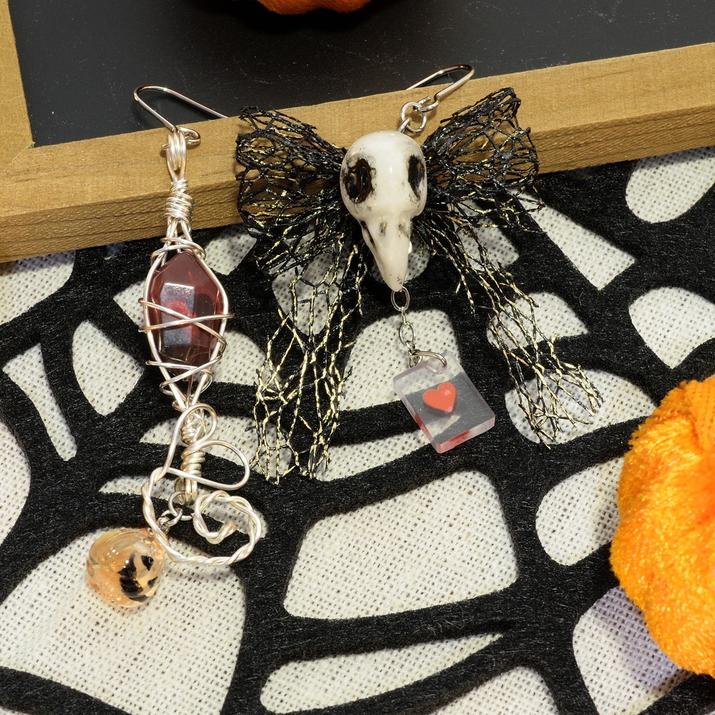 ツイステ スケアリードレスイメージピアス ハーツラビュル寮