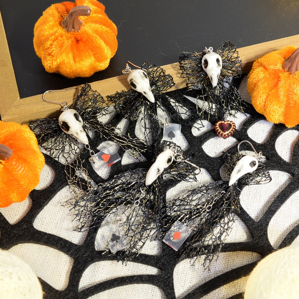 ツイステ スケアリードレスイメージピアス ハーツラビュル寮