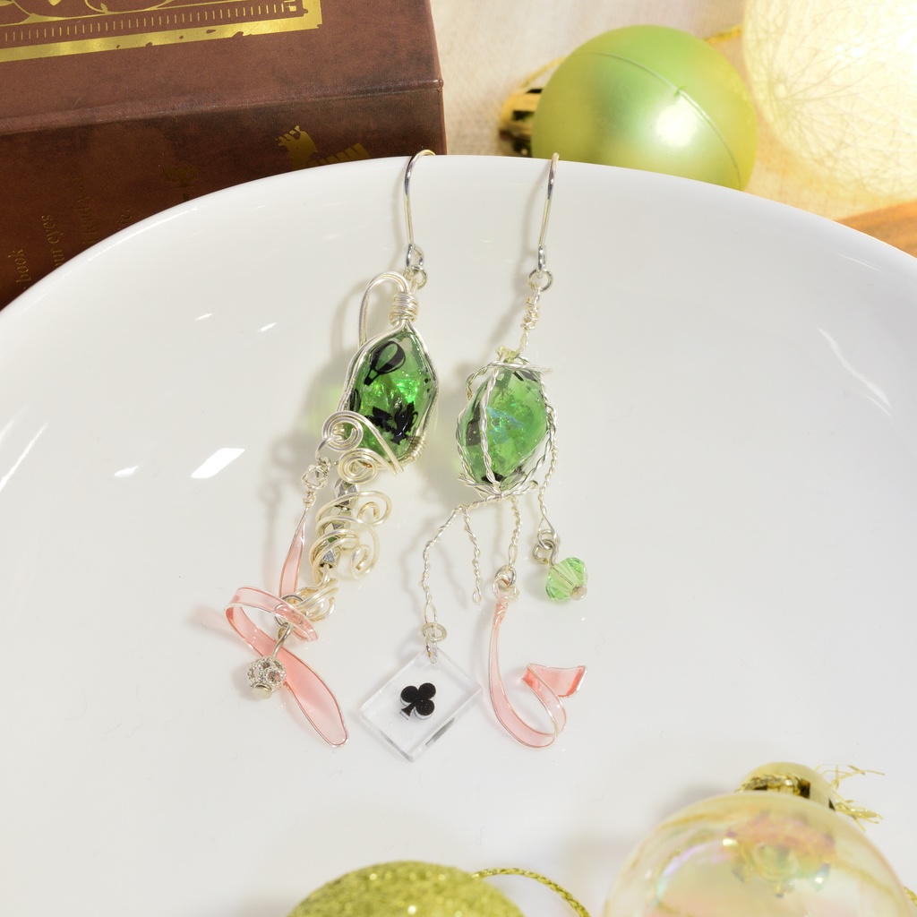 ツイステ プレイフルドレスイメージピアス