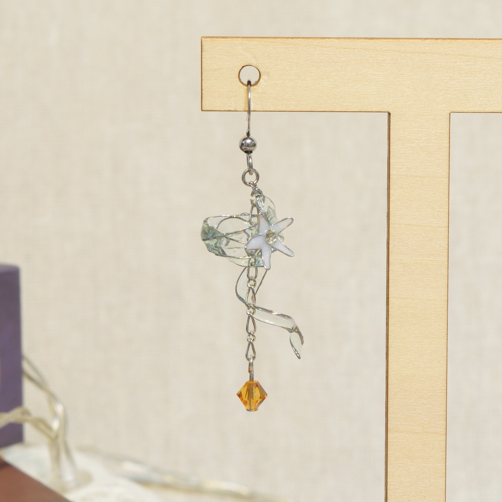 ツイステ ヤーサミーナシルクイメージのピアス