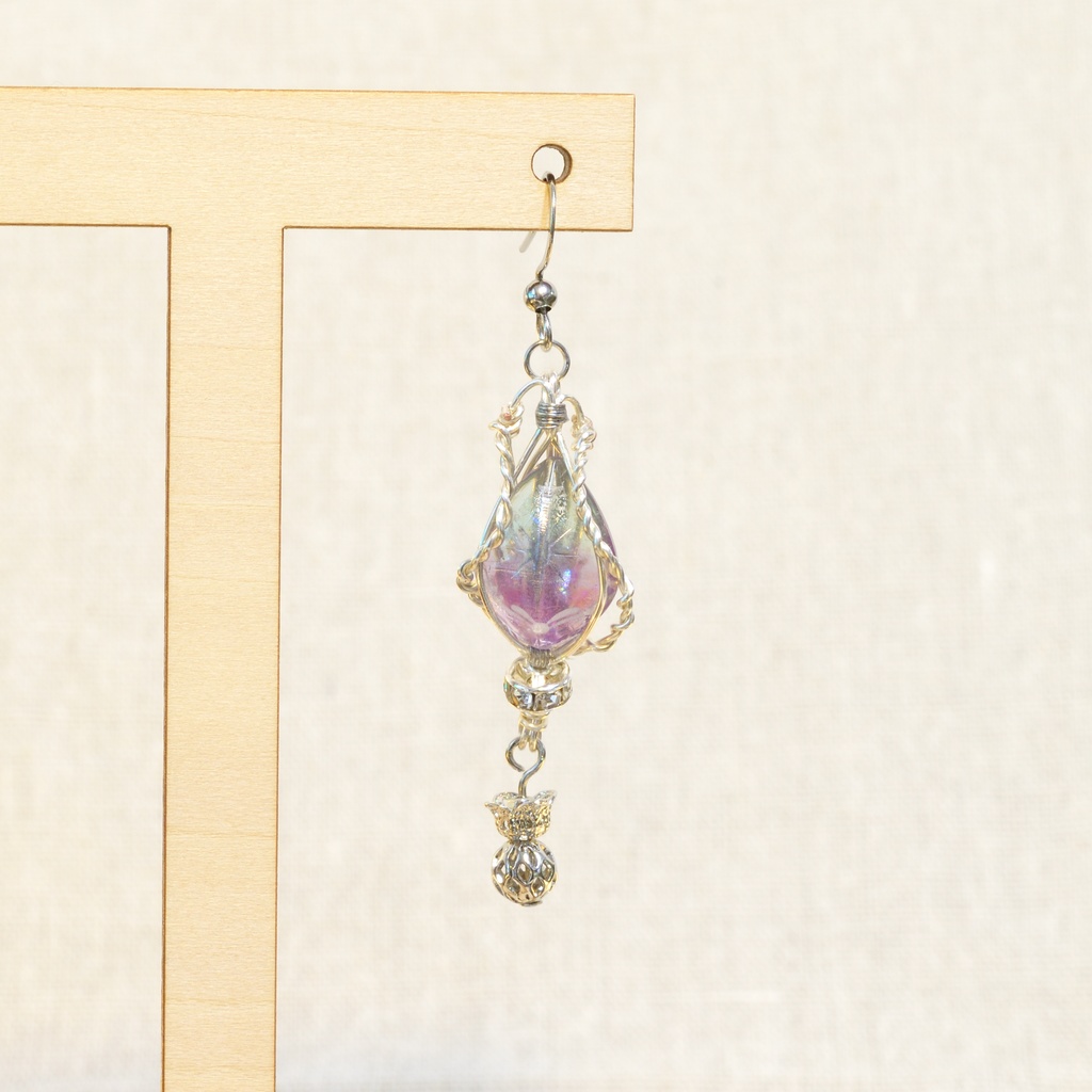 ツイステ ヤーサミーナシルクイメージのピアス