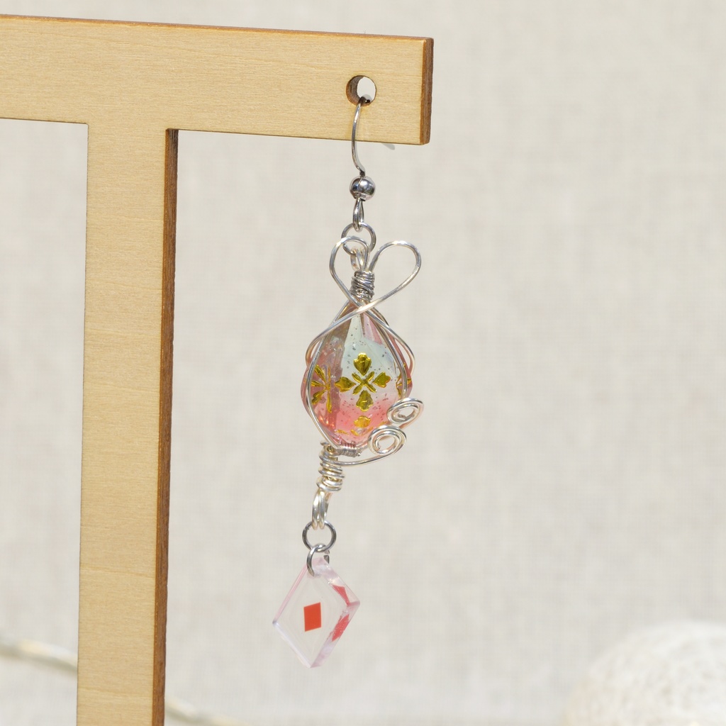 ツイステ ヤーサミーナシルクイメージのピアス