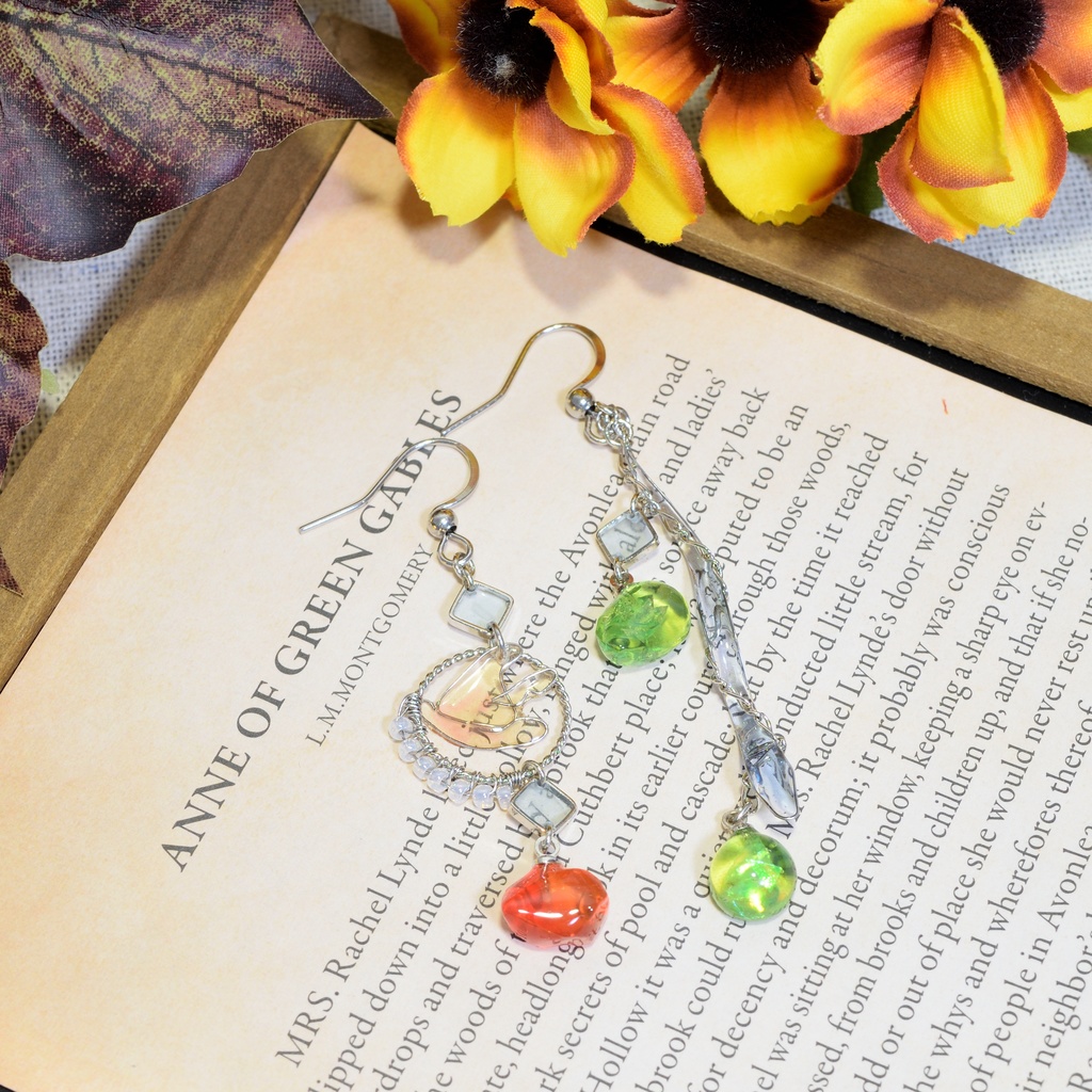 ツイステ ビーンズカモイメージピアス