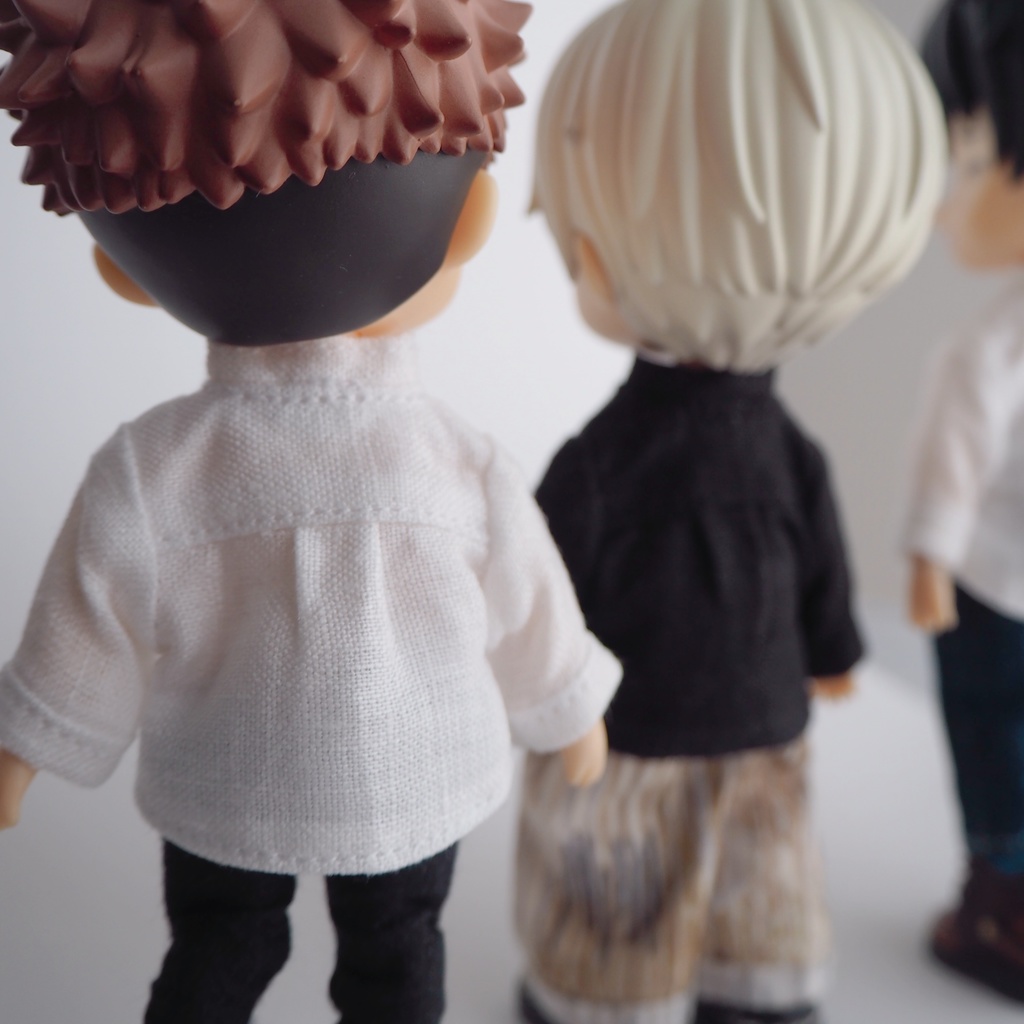 リネンのスタンドカラーシャツ