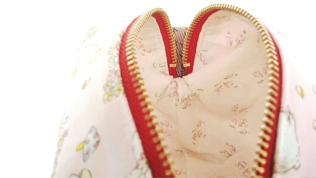 うさぎと手紙のキャラメルポーチ