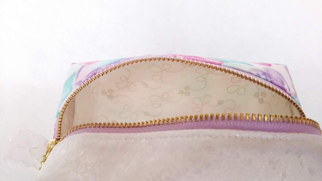 ゆめかわ♥️キラキラ⭐️キャラメルポーチ