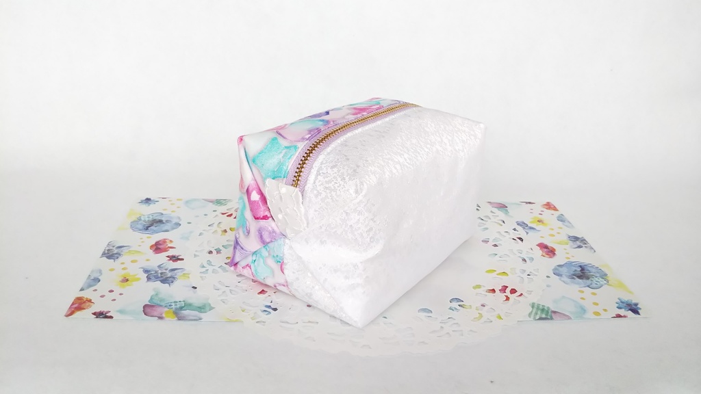 ゆめかわ♥️キラキラ⭐️キャラメルポーチ