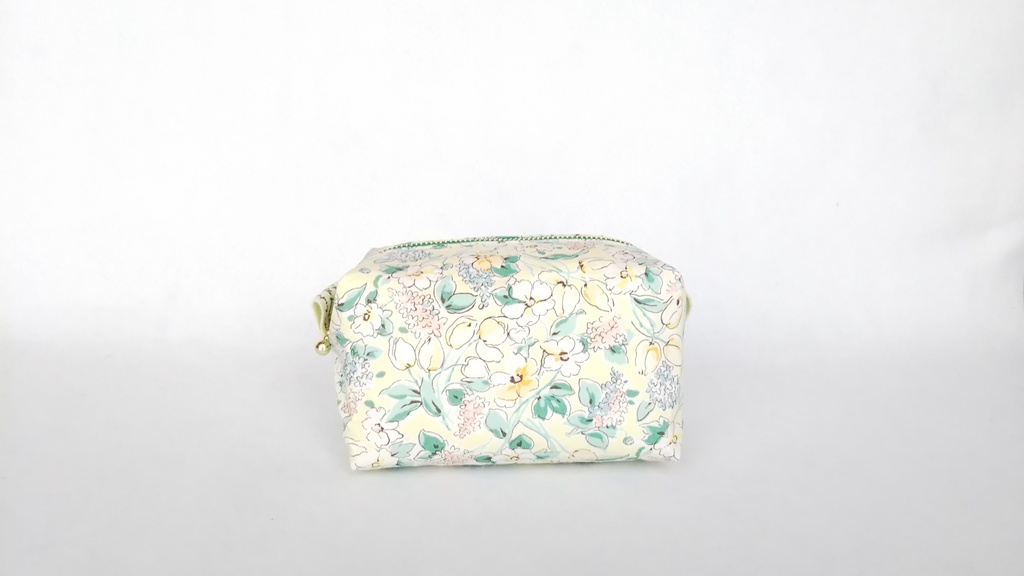キャラメルポーチ(爽華花柄)
