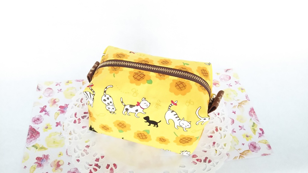 キャラメルポーチ(ネコちゃんとヒマワリ)