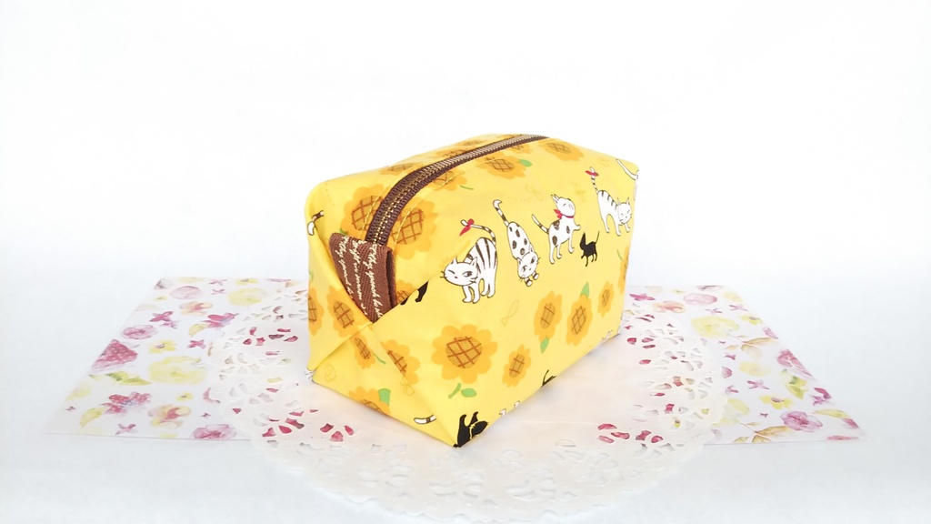 キャラメルポーチ(ネコちゃんとヒマワリ)