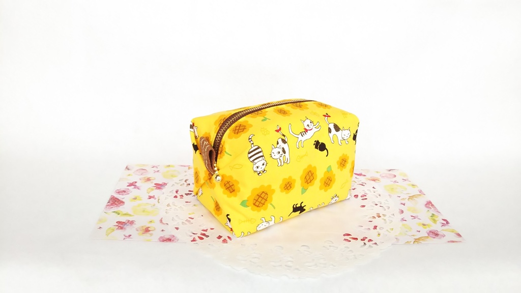 キャラメルポーチ(ネコちゃんとヒマワリ)