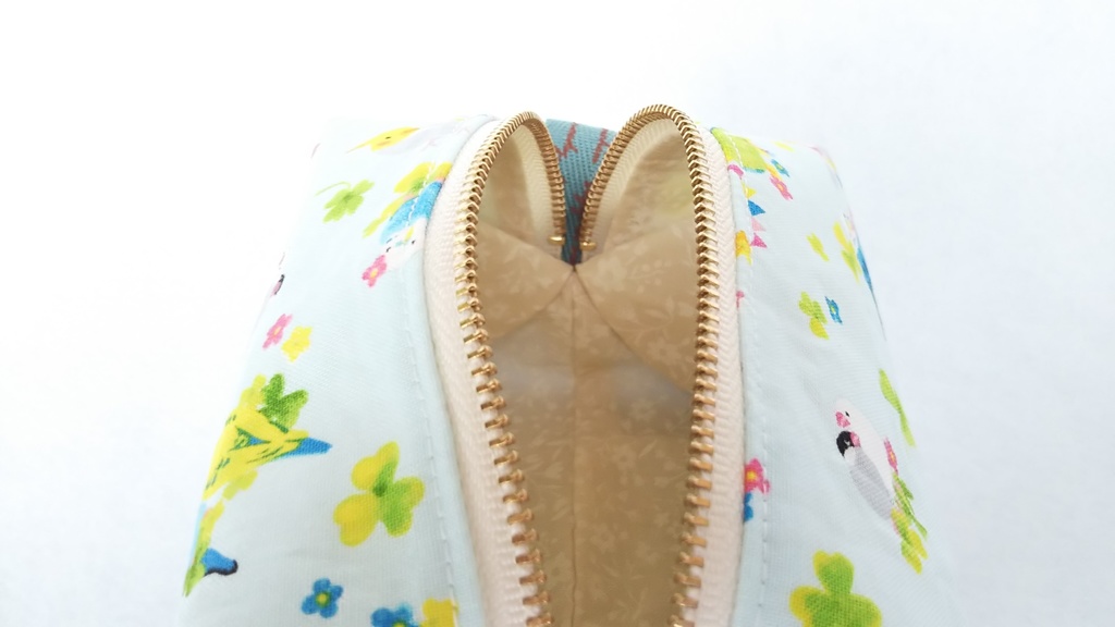 インコと文鳥のキャラメルポーチ