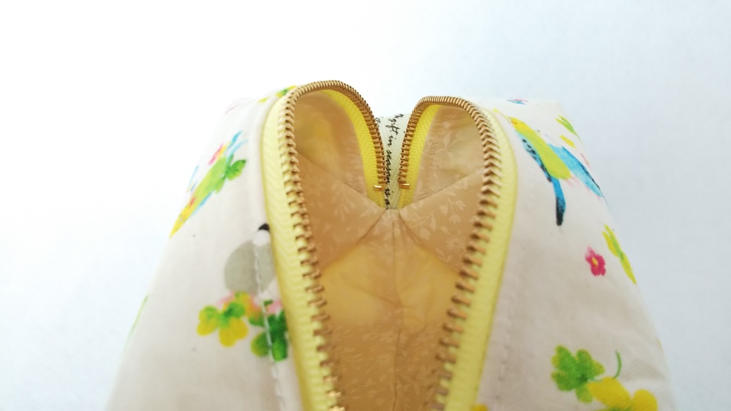 インコと文鳥のキャラメルポーチ