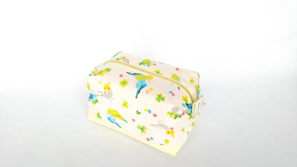 インコと文鳥のキャラメルポーチ