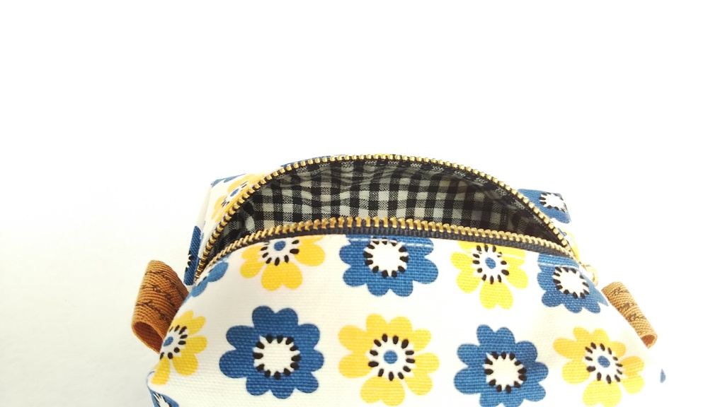 キャラメルポーチ(ビビッドカラーのお花)