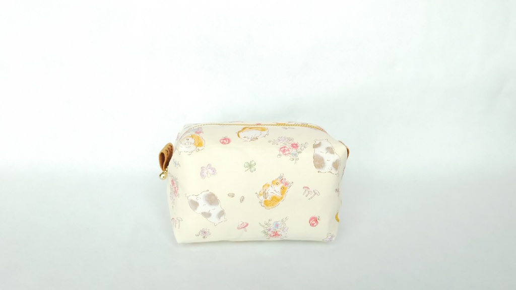 ほっこり❤︎ハムスターのキャラメルポーチ