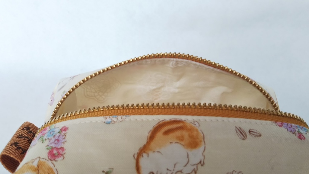 ほっこり❤︎ハムスターのキャラメルポーチ