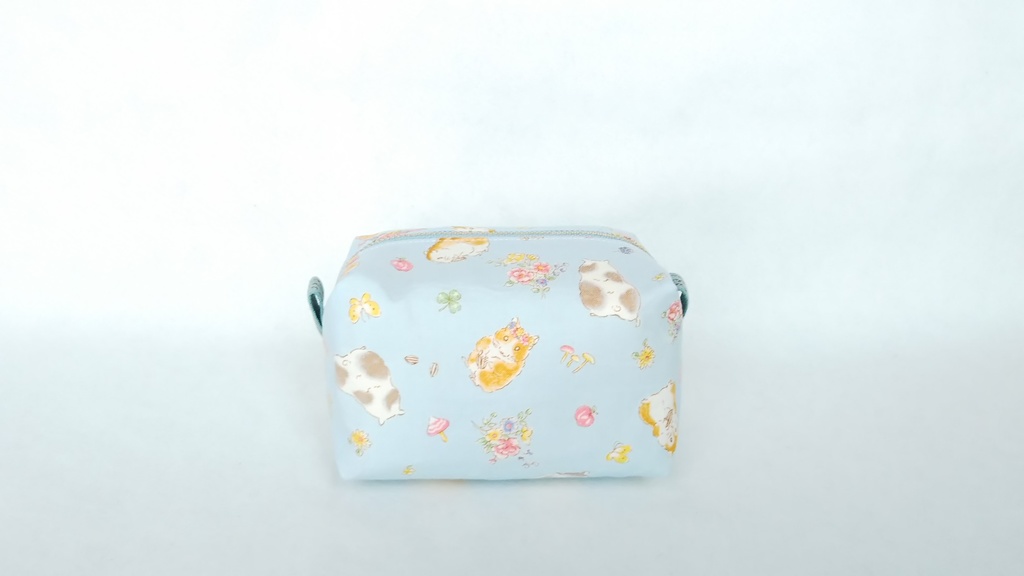 ほっこり❤︎ハムスターのキャラメルポーチ