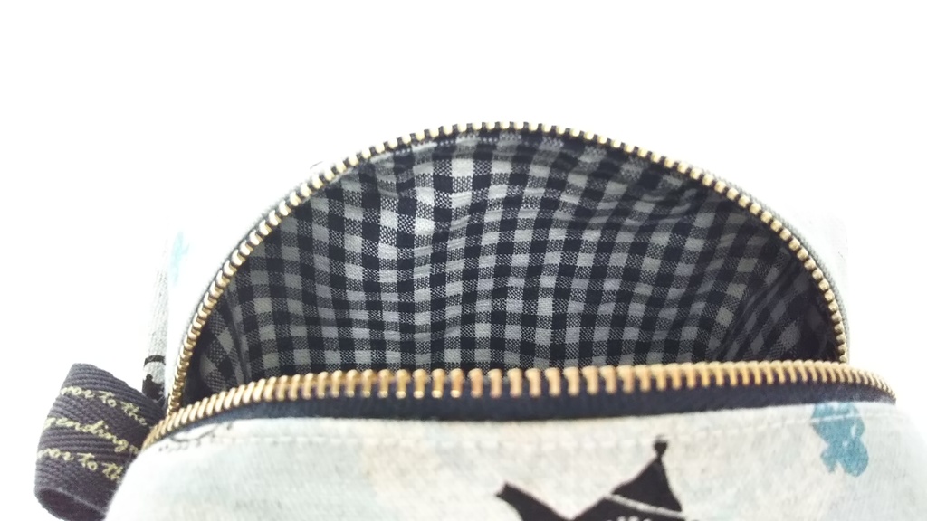 アリスのキャラメルポーチ