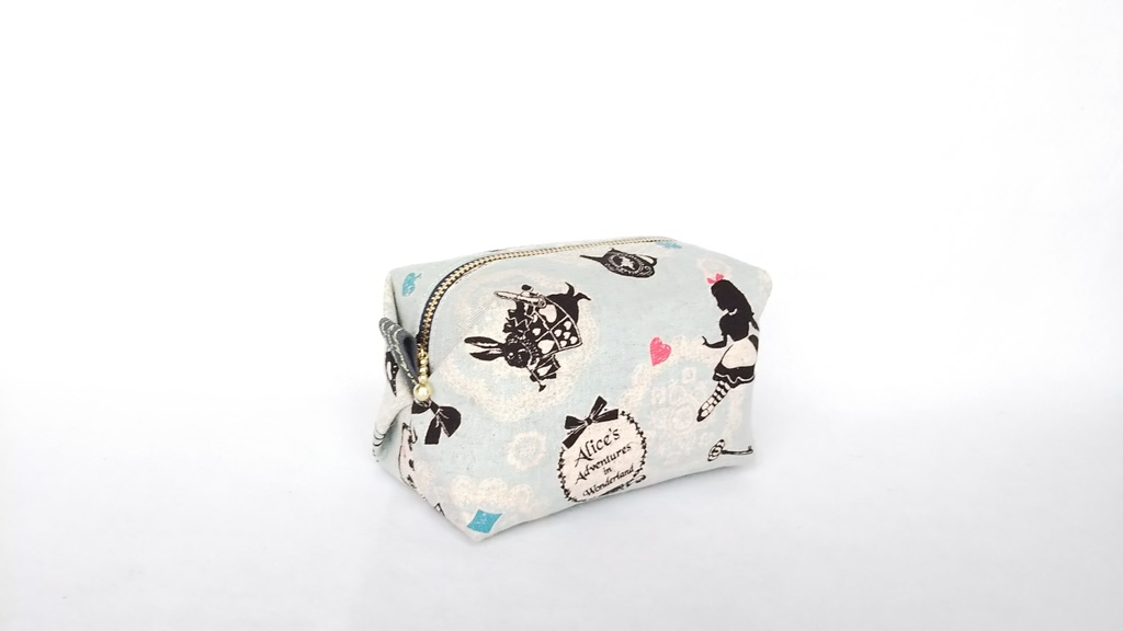 アリスのキャラメルポーチ