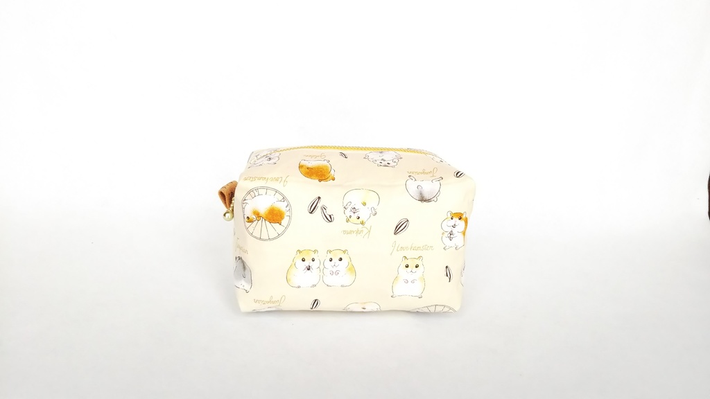 コロコロ🎵ハムスターのキャラメルポーチ