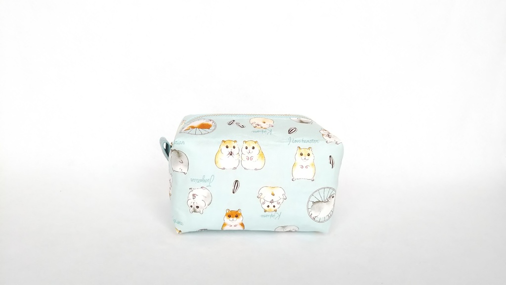 コロコロ🎵ハムスターのキャラメルポーチ