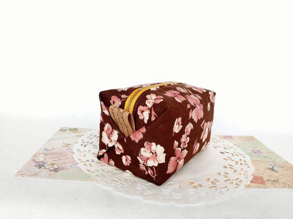 キャラメルポーチ(秋彩花柄)