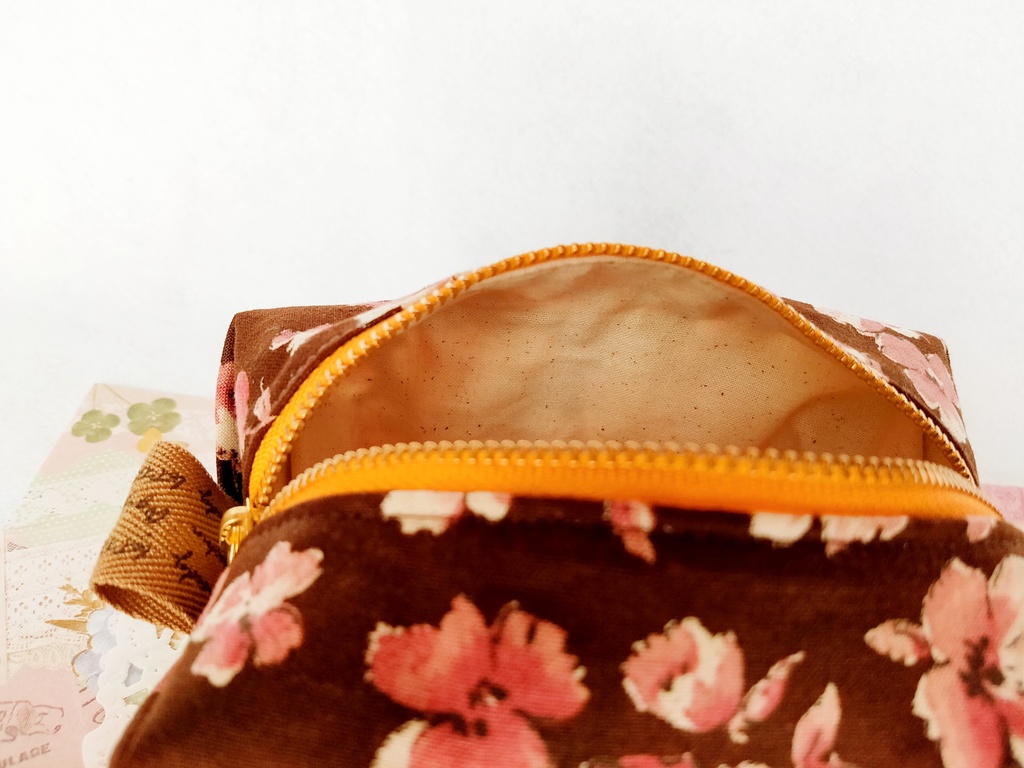 キャラメルポーチ(秋彩花柄)