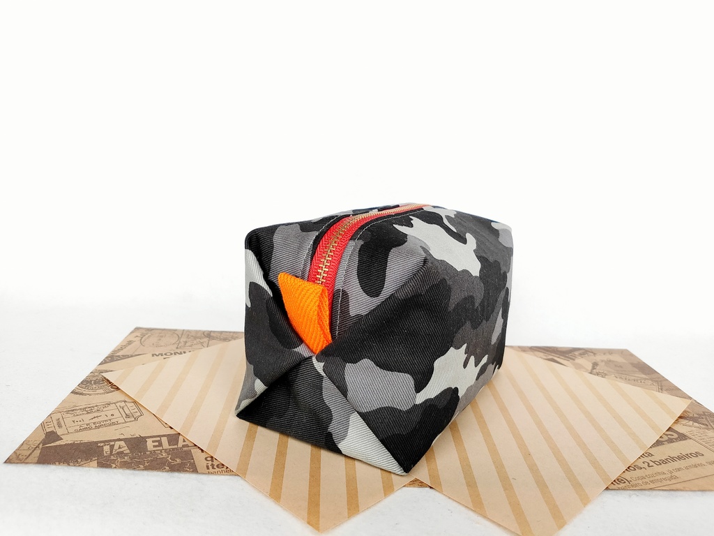 迷彩キャラメルポーチ(ブラック)