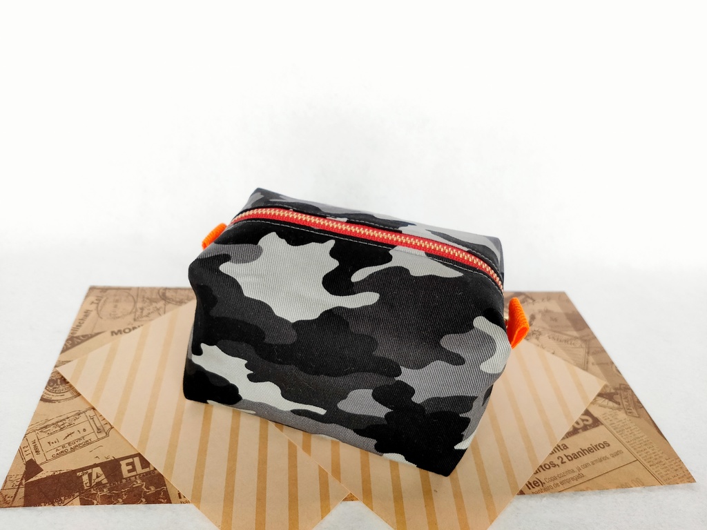 迷彩キャラメルポーチ(ブラック)