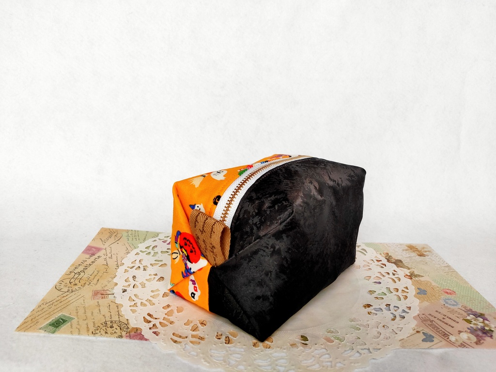 ハロウィンのキラキラ⭐キャラメルポーチ(ハロウィンパーティー)