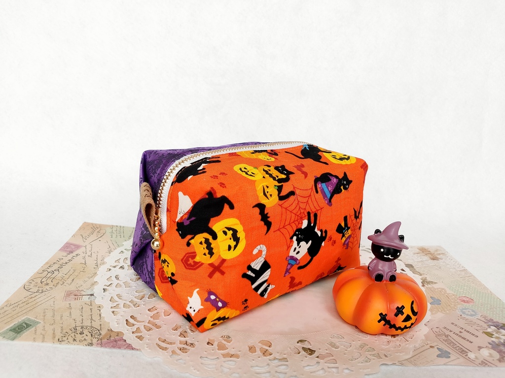 ハロウィンのキラキラ⭐キャラメルポーチ(ネコちゃんハロウィン)