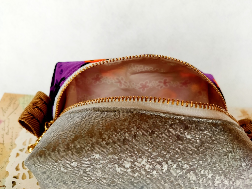 ハロウィンのキラキラ⭐キャラメルポーチ(ネコちゃんハロウィン)