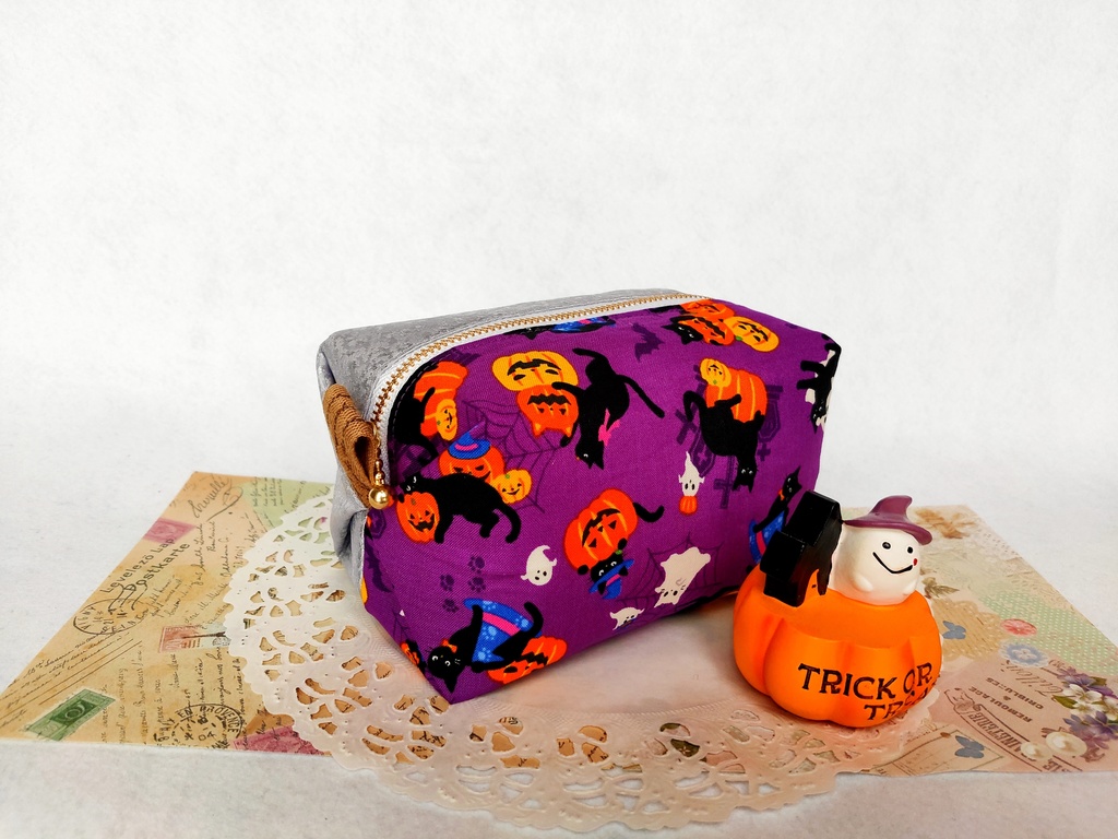 ハロウィンのキラキラ⭐キャラメルポーチ(ネコちゃんハロウィン)