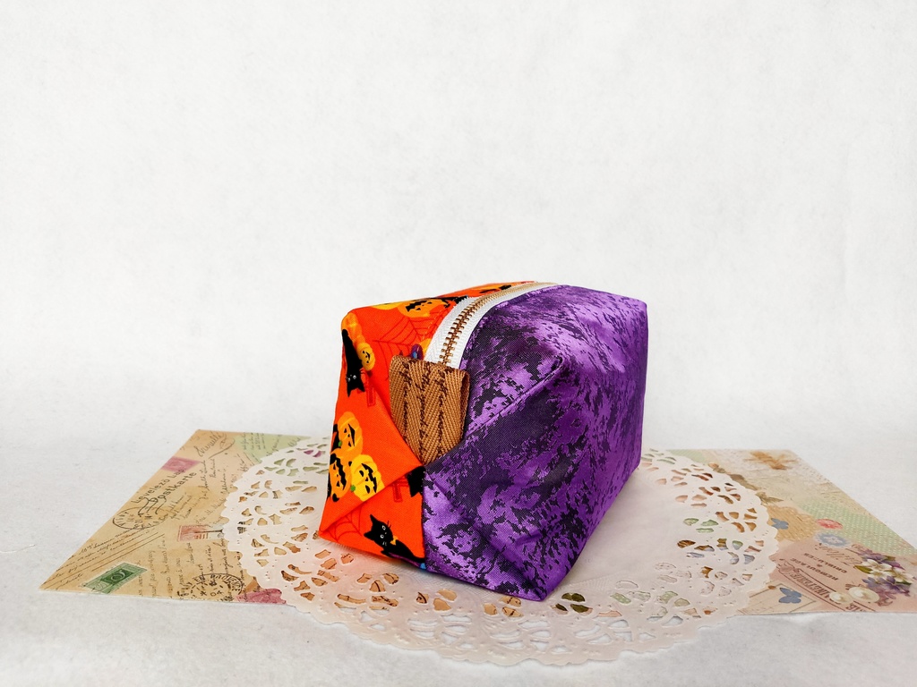 ハロウィンのキラキラ⭐キャラメルポーチ(ネコちゃんハロウィン)