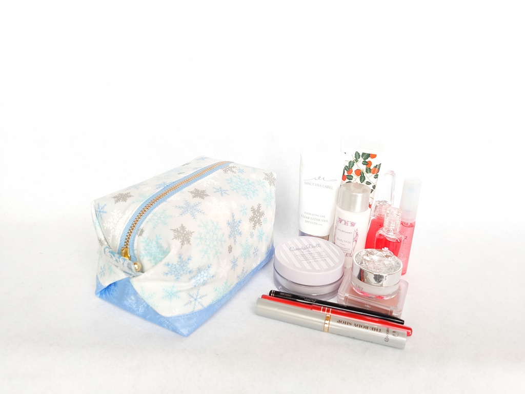 雪の結晶❅キラキラ⭐キャラメルポーチ