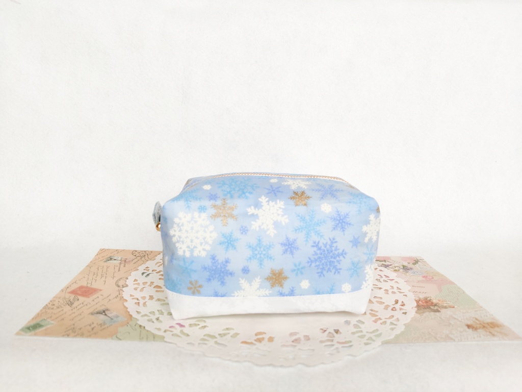 雪の結晶❅キラキラ⭐キャラメルポーチ