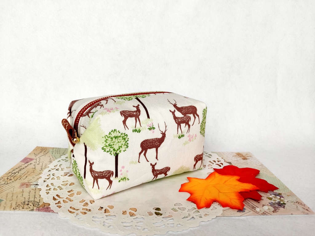 鹿さんキャラメルポーチ