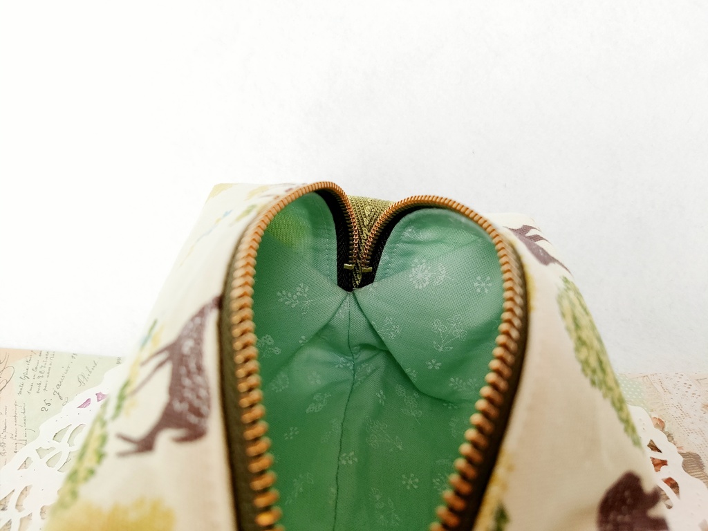 鹿さんキャラメルポーチ