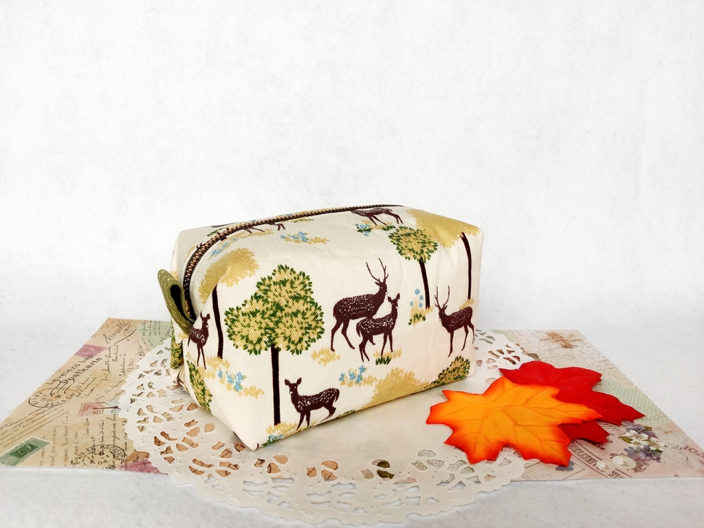 鹿さんキャラメルポーチ