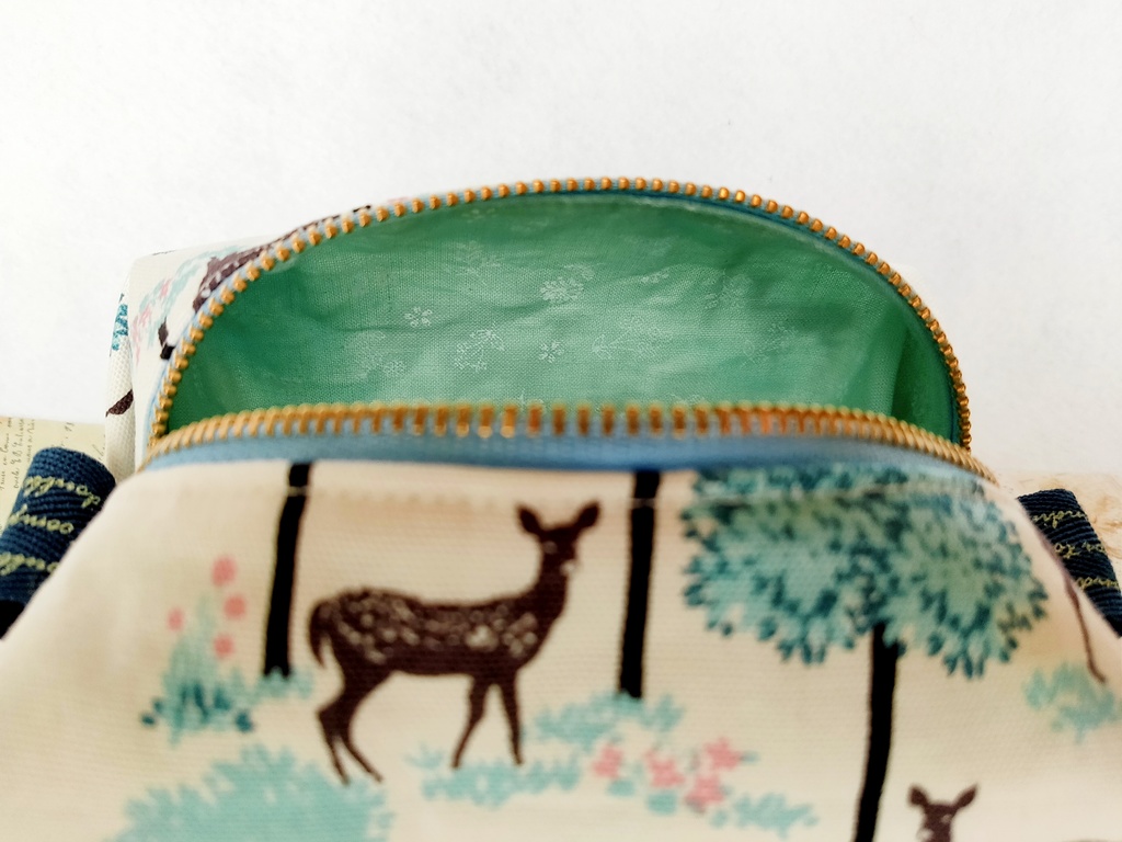 鹿さんキャラメルポーチ