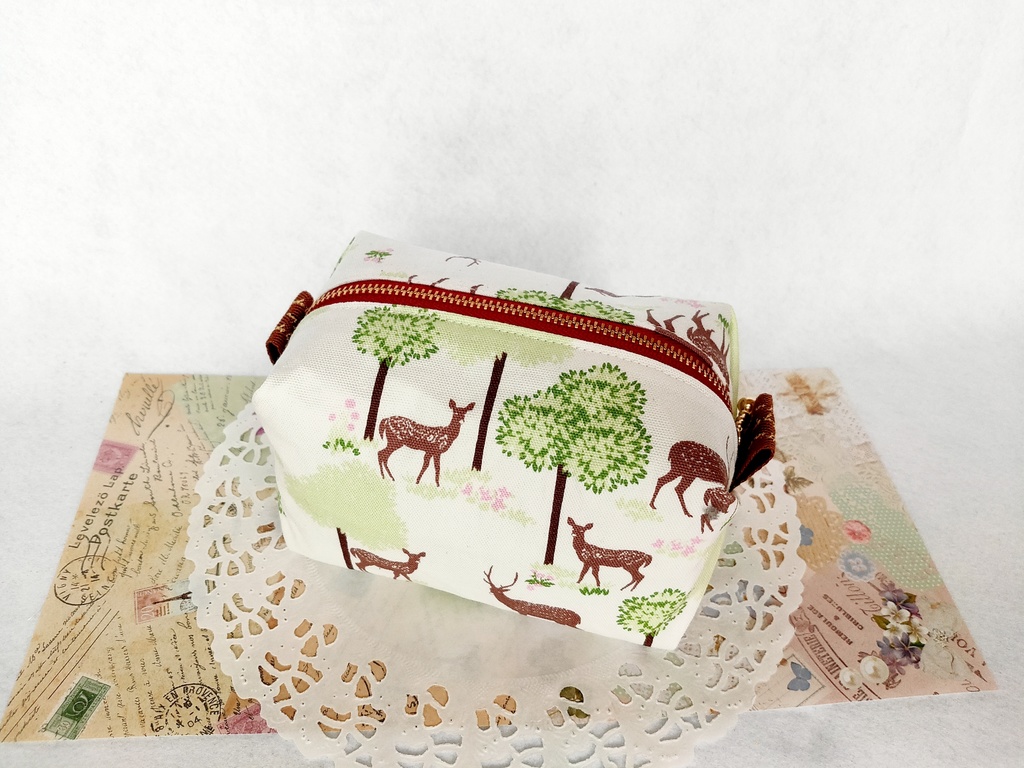 鹿さんキャラメルポーチ