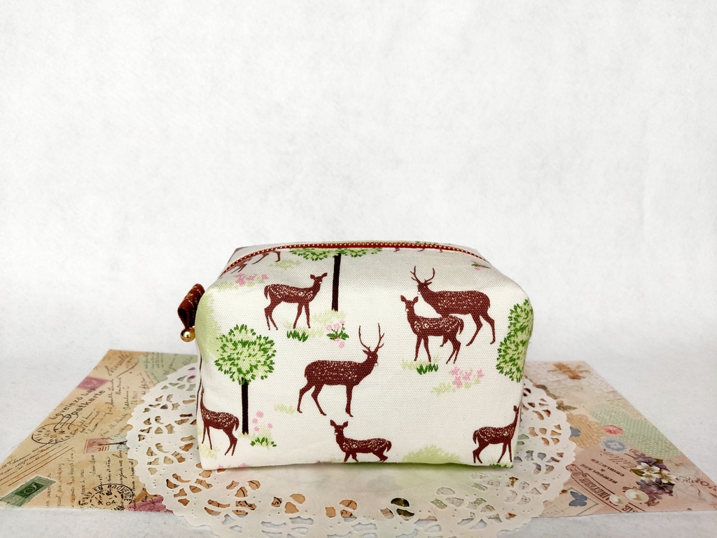 鹿さんキャラメルポーチ